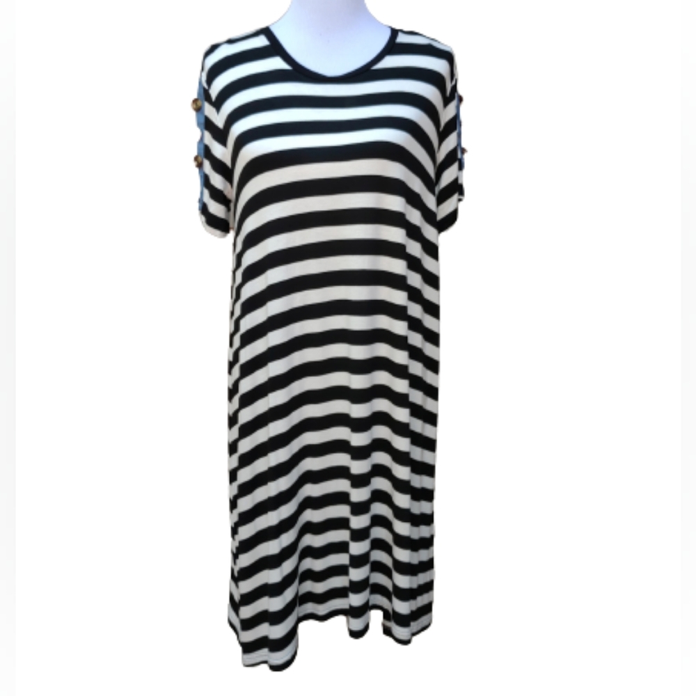 Daisy Island Striped T-Shirt Dress Black White NWT Stretch Casual Short Sleeves